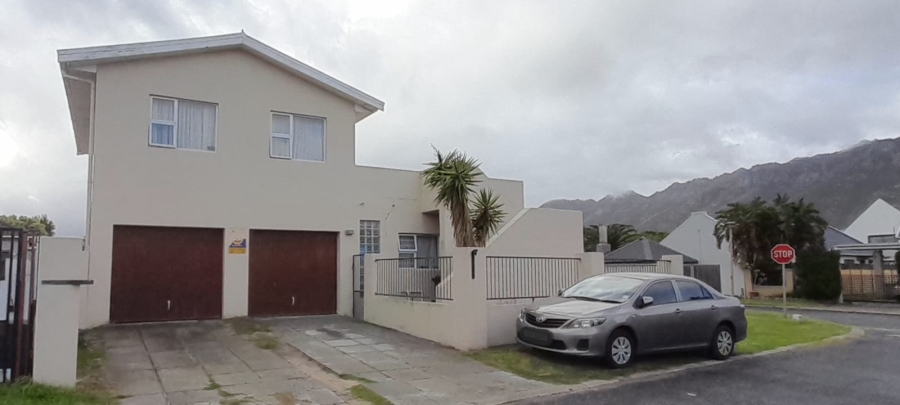 5 Bedroom Property for Sale in Onverwacht Western Cape